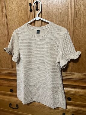 SHEIN Cream Textured Ruffle Sleeve Top